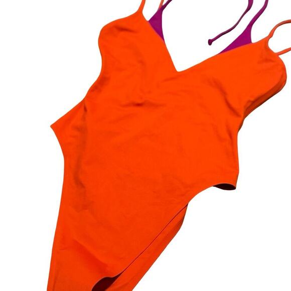 LSPACE Seam-free Marilou One Piece in Berry & Pimento Women’s Size XS - Picture 6 of 9